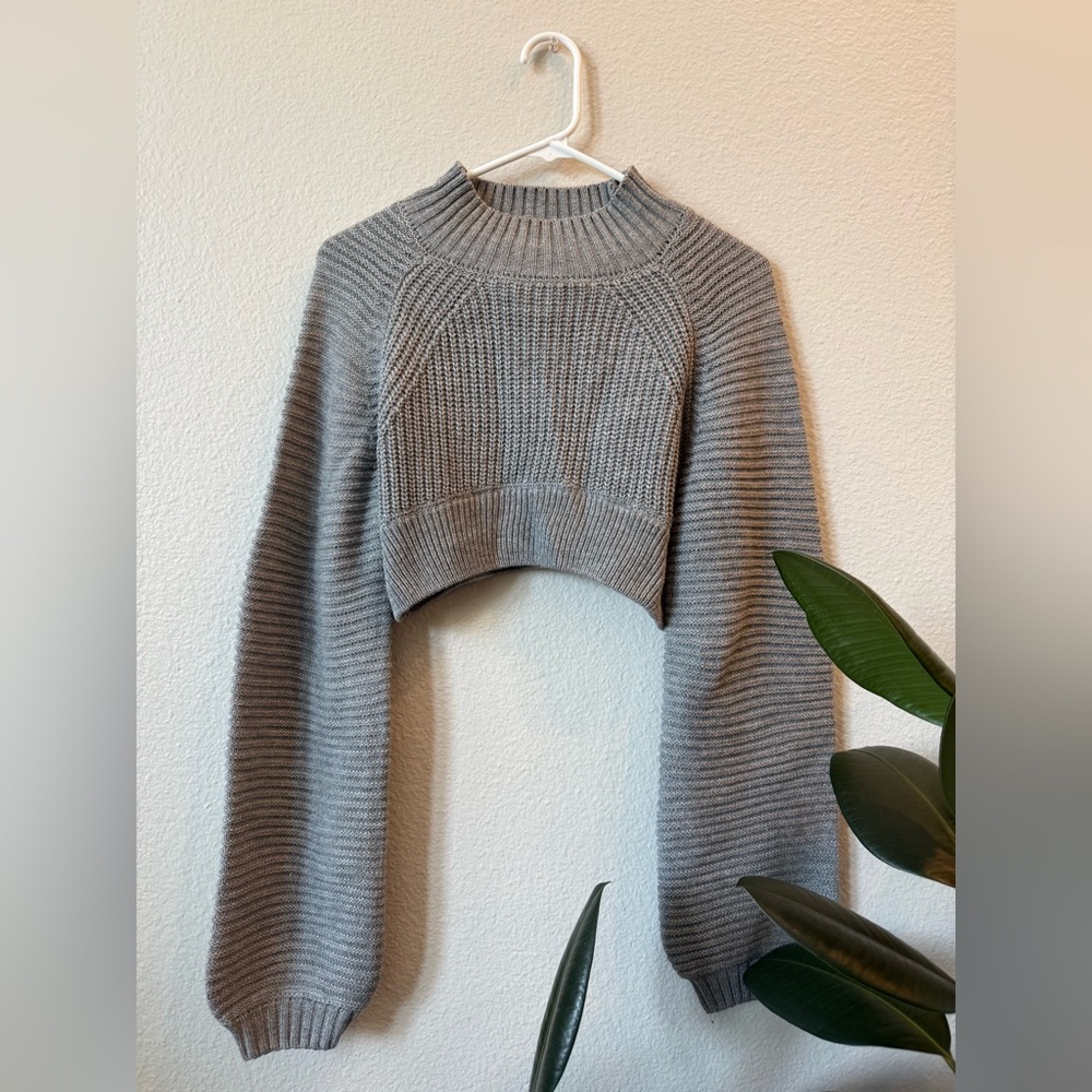 NWT Stylish Cropped Knit Sweater